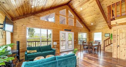 Treetop Oasis on the crystal clear Nueces River in the Texas Hill Country