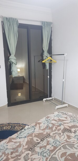 1 室のベッドルーム、WiFi