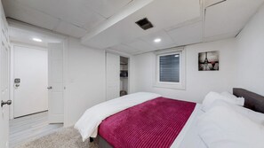 2 slaapkamers, een strijkplank/strijkijzer, reisbedje, wifi