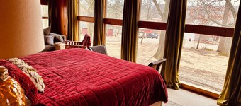 Cabin by Keomah State Park: Swimming Pool, Hot Tub Patio, Game Room, Trails