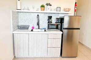 Microwave, stovetop - 3.7 Three Hats Living at Bohemian Casona Cabo Rojo (Cabo Rojo)