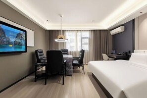 Room - Chibi Lake Holiday Hotel (Xinjiekou Commercial Street) (Chibi)