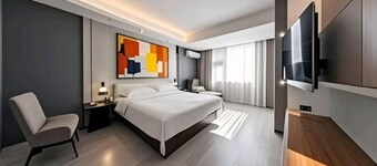 Chibi Lake Holiday Hotel (Xinjiekou Commercial Street)