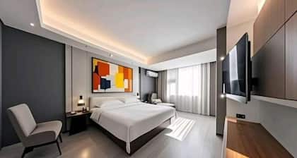 Chibi Lake Holiday Hotel (Xinjiekou Commercial Street)
