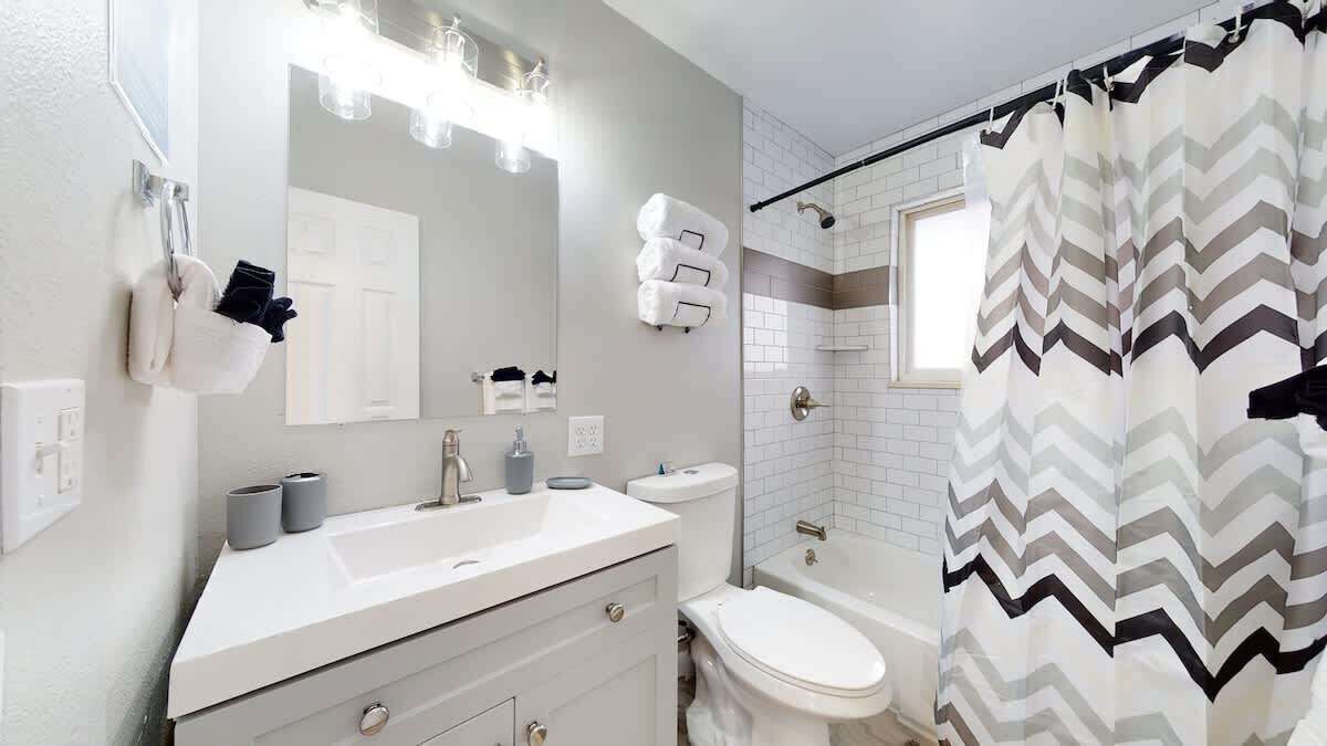 Bathtub, hair dryer, towels
