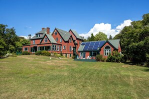 Exterior - 207 Great Neck Estate - Oceanfront Painted Lady on 30 Acre estate (Wareham)