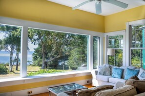 Smart TV, books - 207 Great Neck Estate - Oceanfront Painted Lady on 30 Acre estate (Wareham)