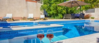 Ferienhaus Tower mit privatem Pool, Sauna und Quads