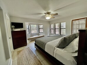 3 chambres, lit parapluie, Wi-Fi gratuit, draps fournis