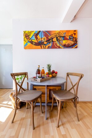 Dining - ❤ LE COCON ❤ Centre Historique ➡ STUDIO TOUT INCLUS ★ (Strasbourg)