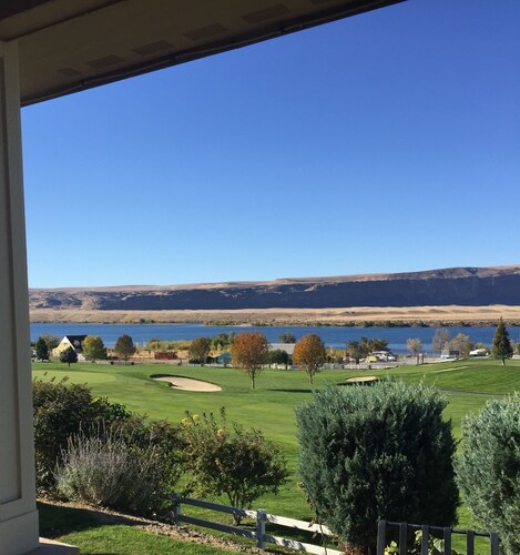 Beautiful Sunserra home located on the 9th fairway of the golf course