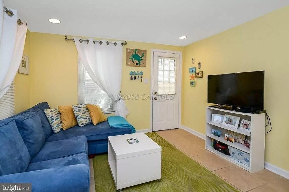 Cute Beach Condo - walking distance to the beach and boardwalk!