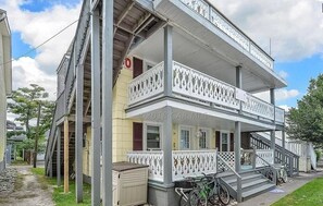 Exterior - Cute Beach Condo - walking distance to the beach and boardwalk! (Ocean City)