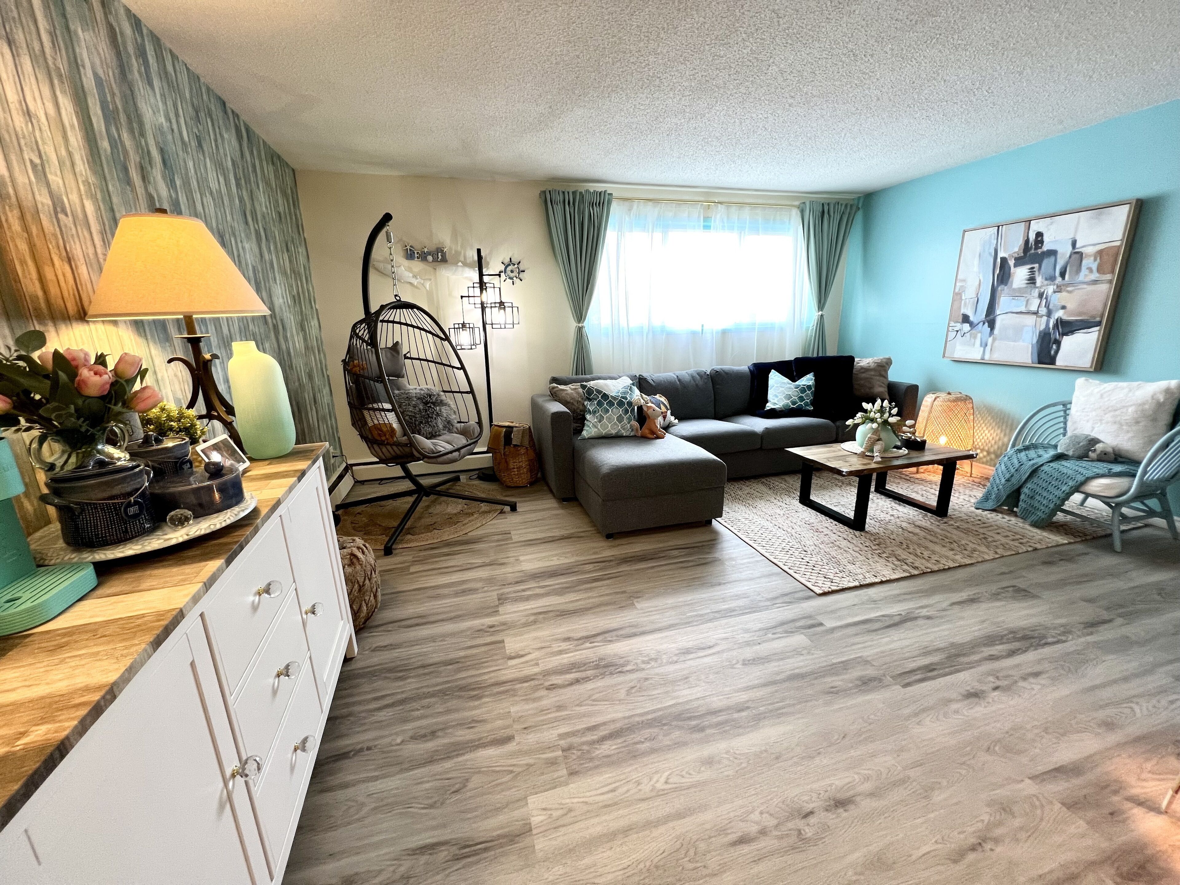 Luxury★King Beds ★Whyte Ave ★Smart Home ★Free Parking