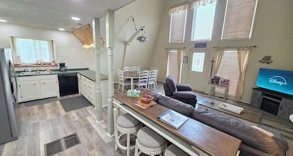 Lakehouse with Game Room, Direct Water Access, and Kayaks Included!