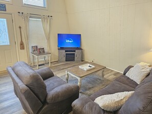 Smart TV, fireplace, DVD player, ping pong