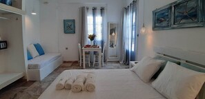 Superior Double or Twin Room | In-room safe, iron/ironing board, free WiFi, bed sheets - Louis Residence (Paros)