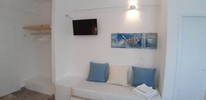 Superior Double or Twin Room | In-room safe, iron/ironing board, free WiFi, bed sheets