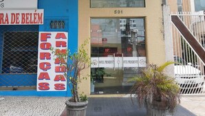 Unclassified image, 3 of 6, button - Hotel Presidente (Belém)