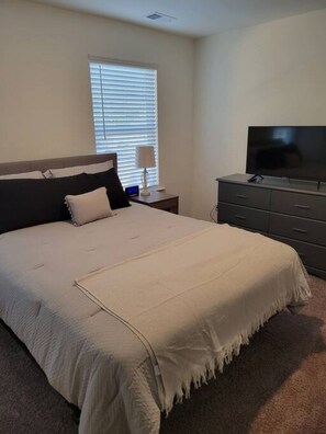2 bedrooms, desk, iron/ironing board, free WiFi