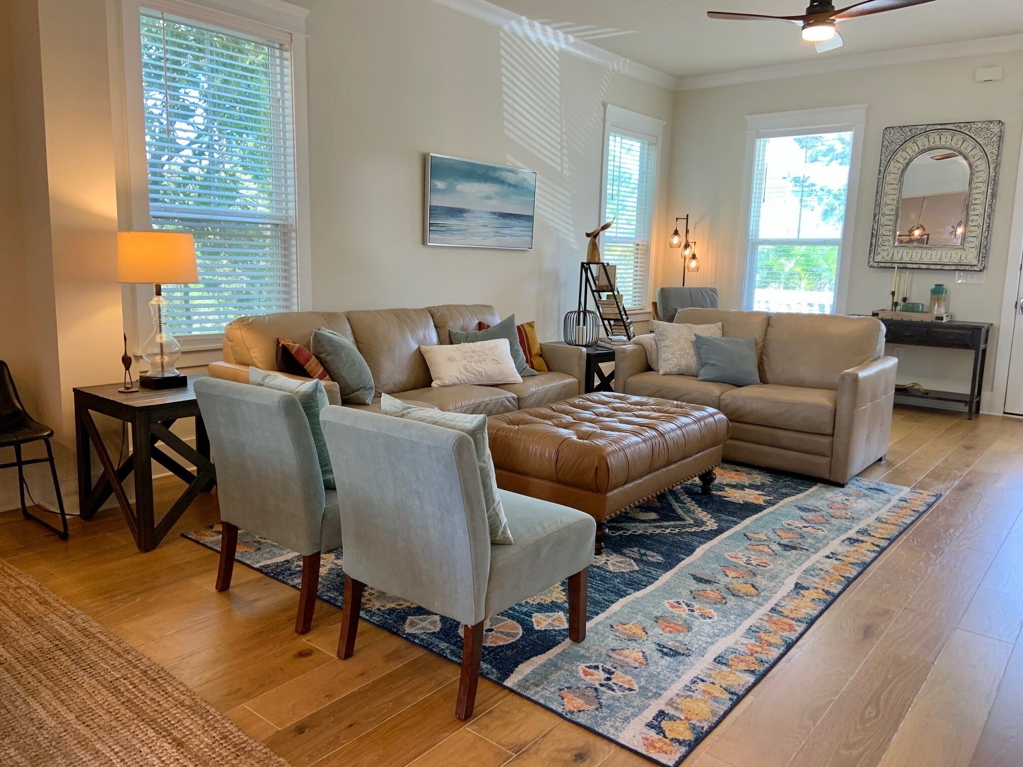 Perfect beach getaway! Bike to beach, pool - 4 cruisers included!