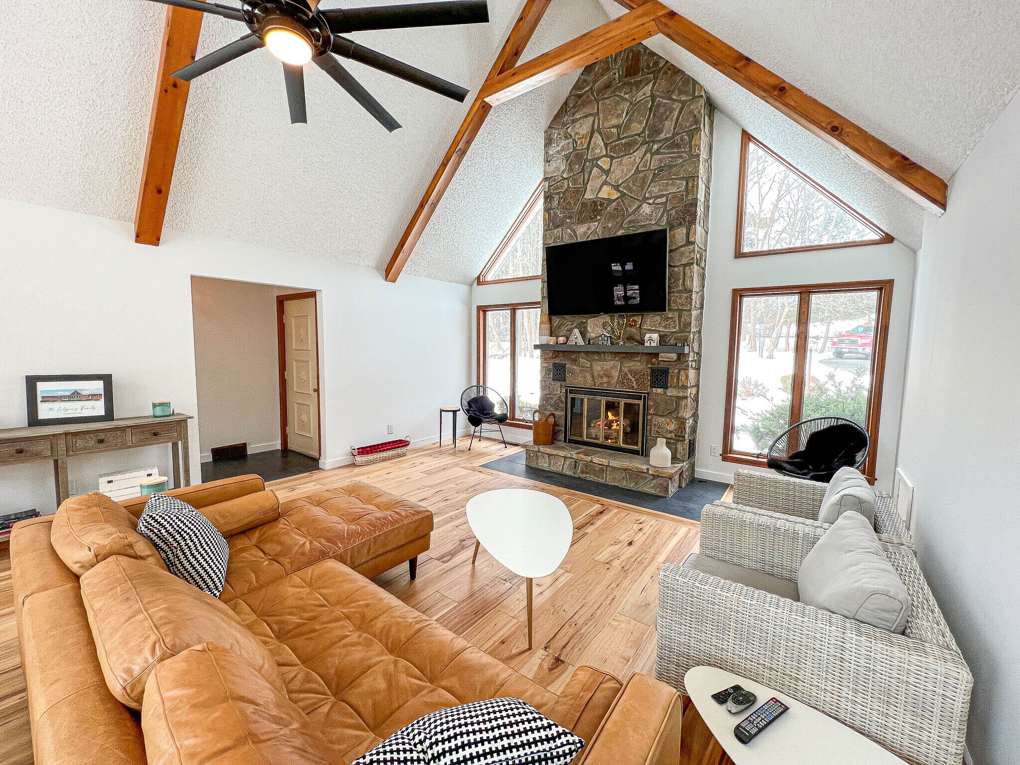 Crimson Pine-Fall Special 50% off a 3rd night