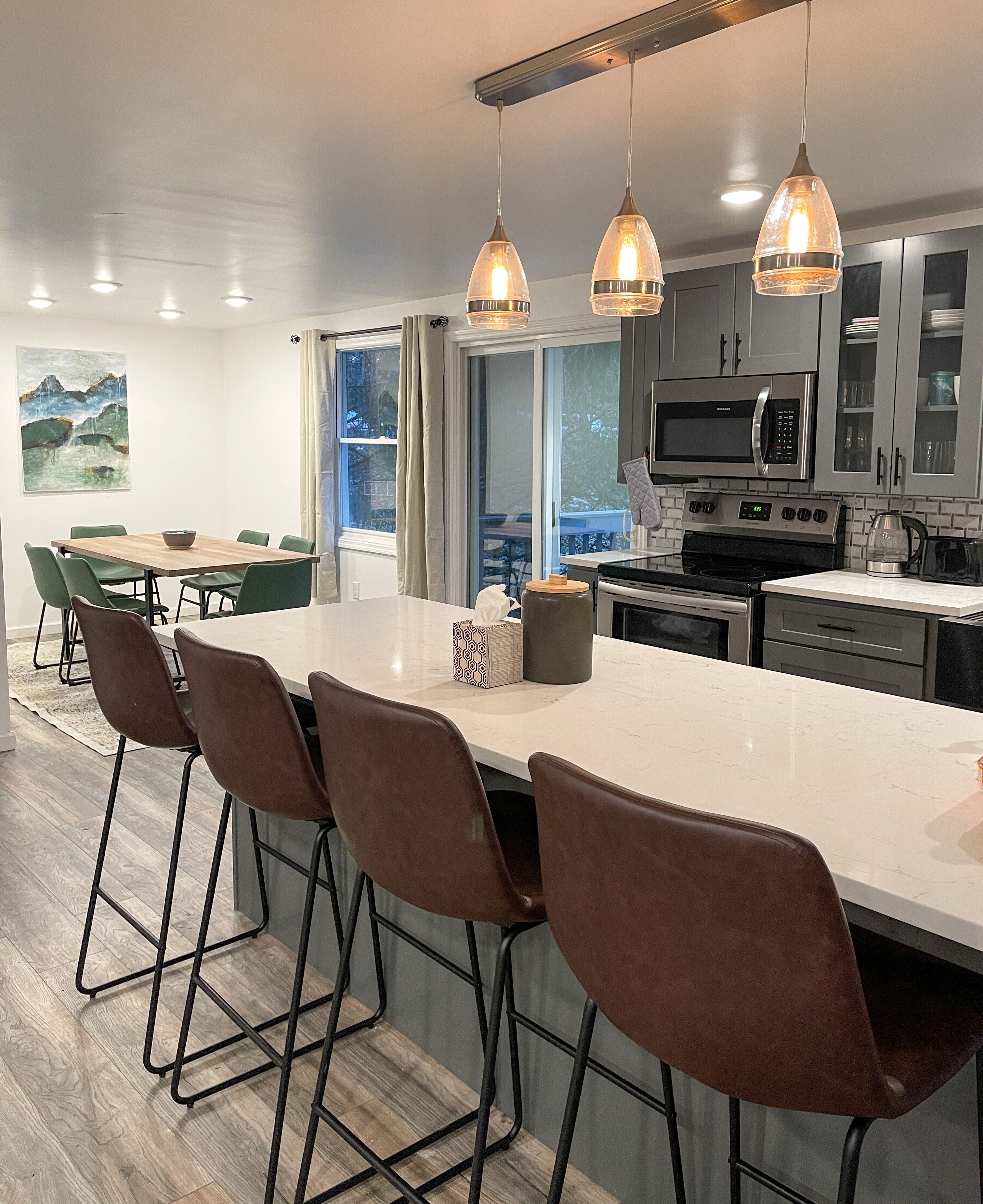 Modern 3BR Retreat Near Woodstock, 2 Baths, Deck