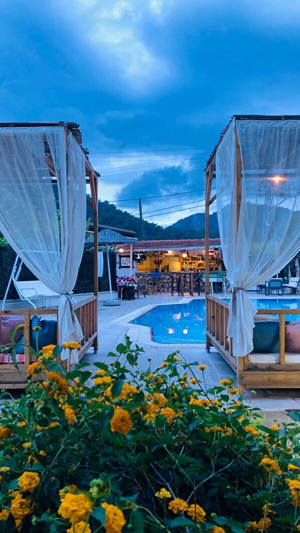 Alberca al aire libre por temporada 