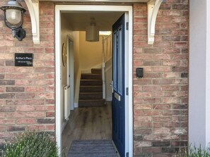 Exterior detail - I just love the location of Arthur’s Place within ’The Bay’. (Filey)