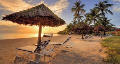 Serenity by the Sea, beautiful condo sleeps up to 4!