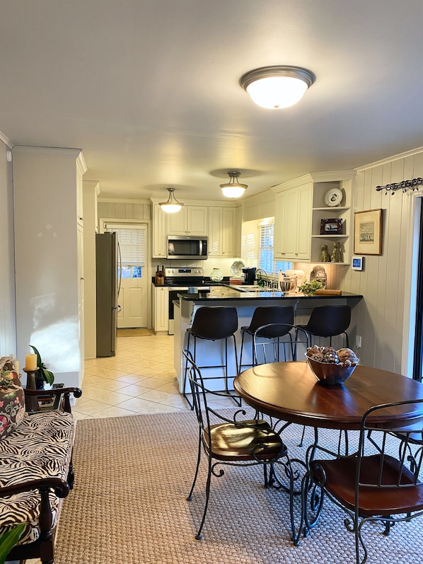 Fridge, microwave, oven, stovetop - Perfect Masters rental less than 2 miles from the course! (Augusta)