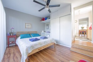 2 bedrooms, desk, iron/ironing board, free WiFi