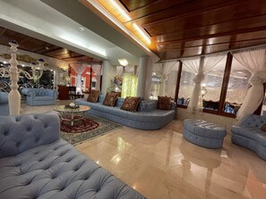 Lobby sitting area - Milton Boutique Hotel (Jesolo)