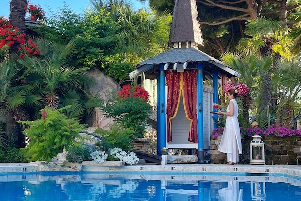 Seasonal outdoor pool, pool umbrellas, sun loungers