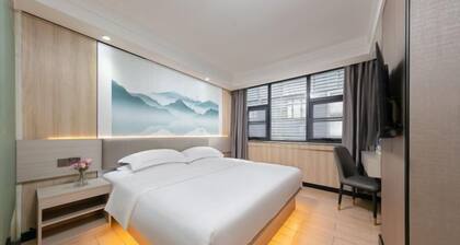 Alice Hotel (Guangzhou Olympic Sports Chebei Subway Station Branch)