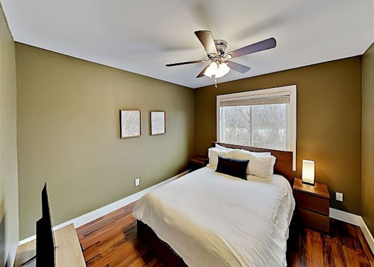 5 室のベッドルーム、デスク、アイロン / アイロン台、WiFi