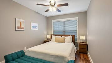 5 bedrooms, desk, iron/ironing board, WiFi
