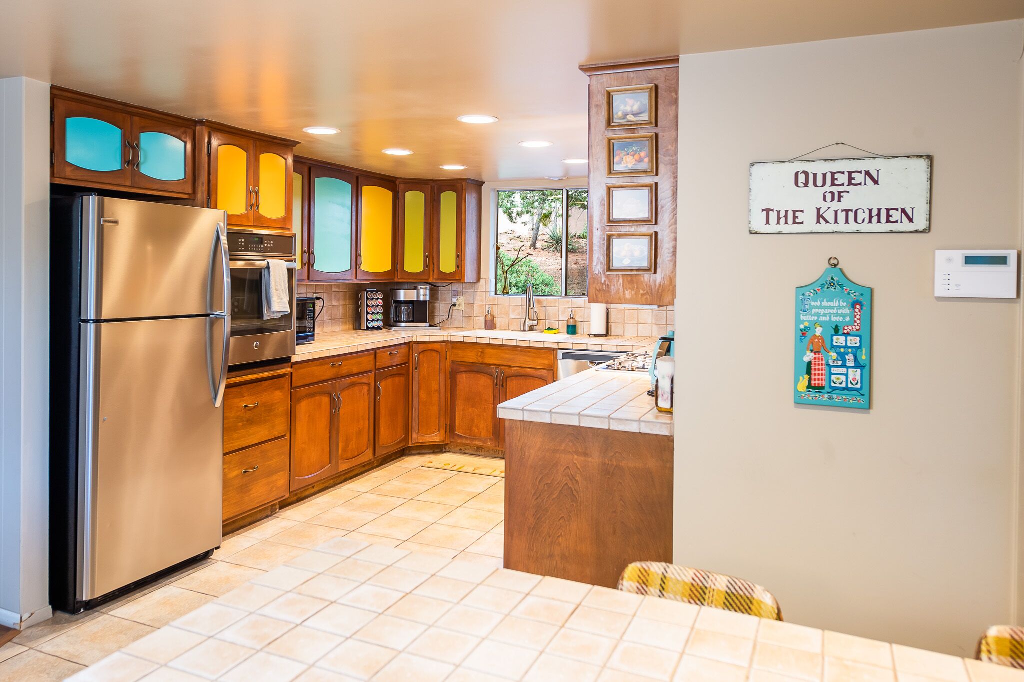 Red Rocks Retro! Stunning Views and Hot Tub!