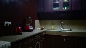 Fridge, oven, electric kettle, blender