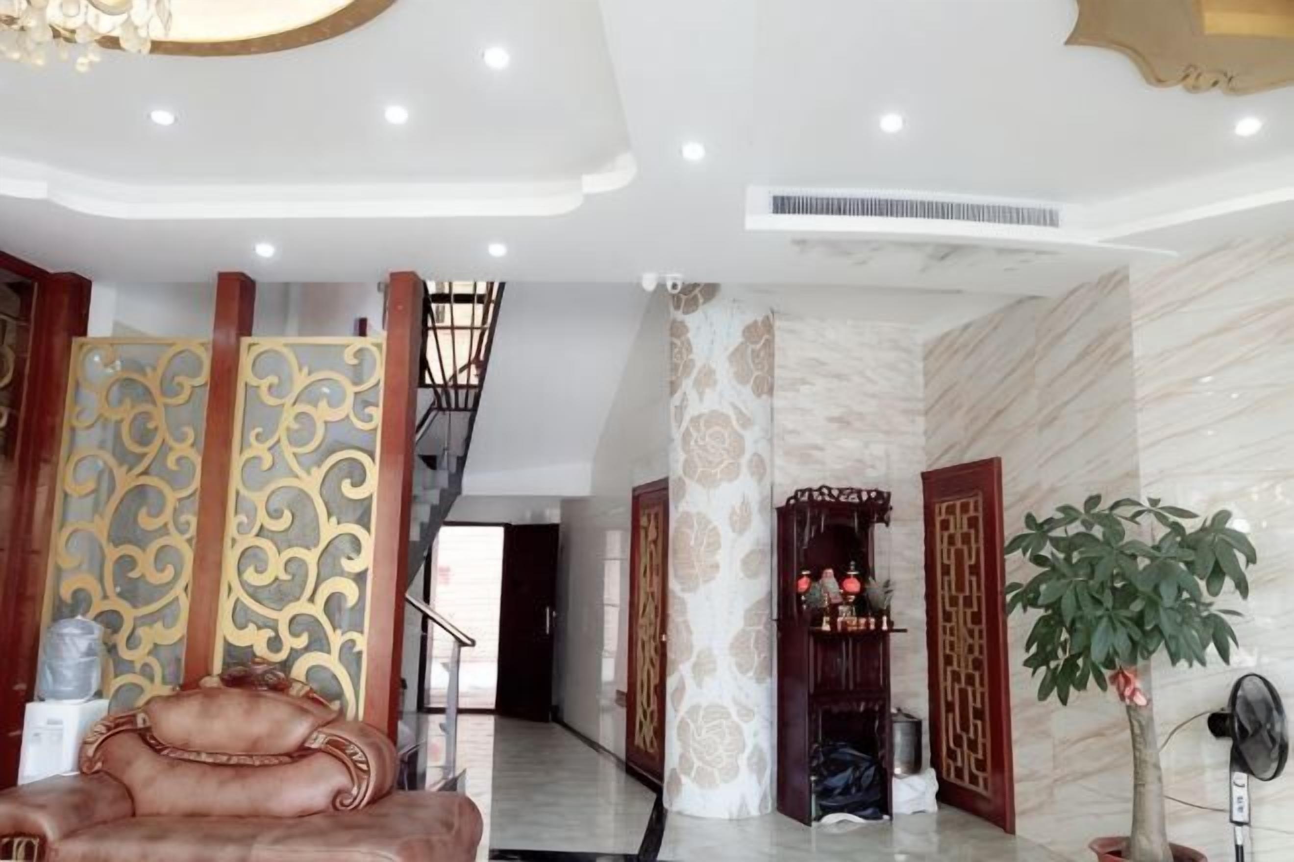 المنشأة من الداخل
