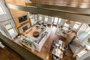 Fridge, microwave, oven, stovetop - The Edisto House at Eden at Gracefield (Walterboro)