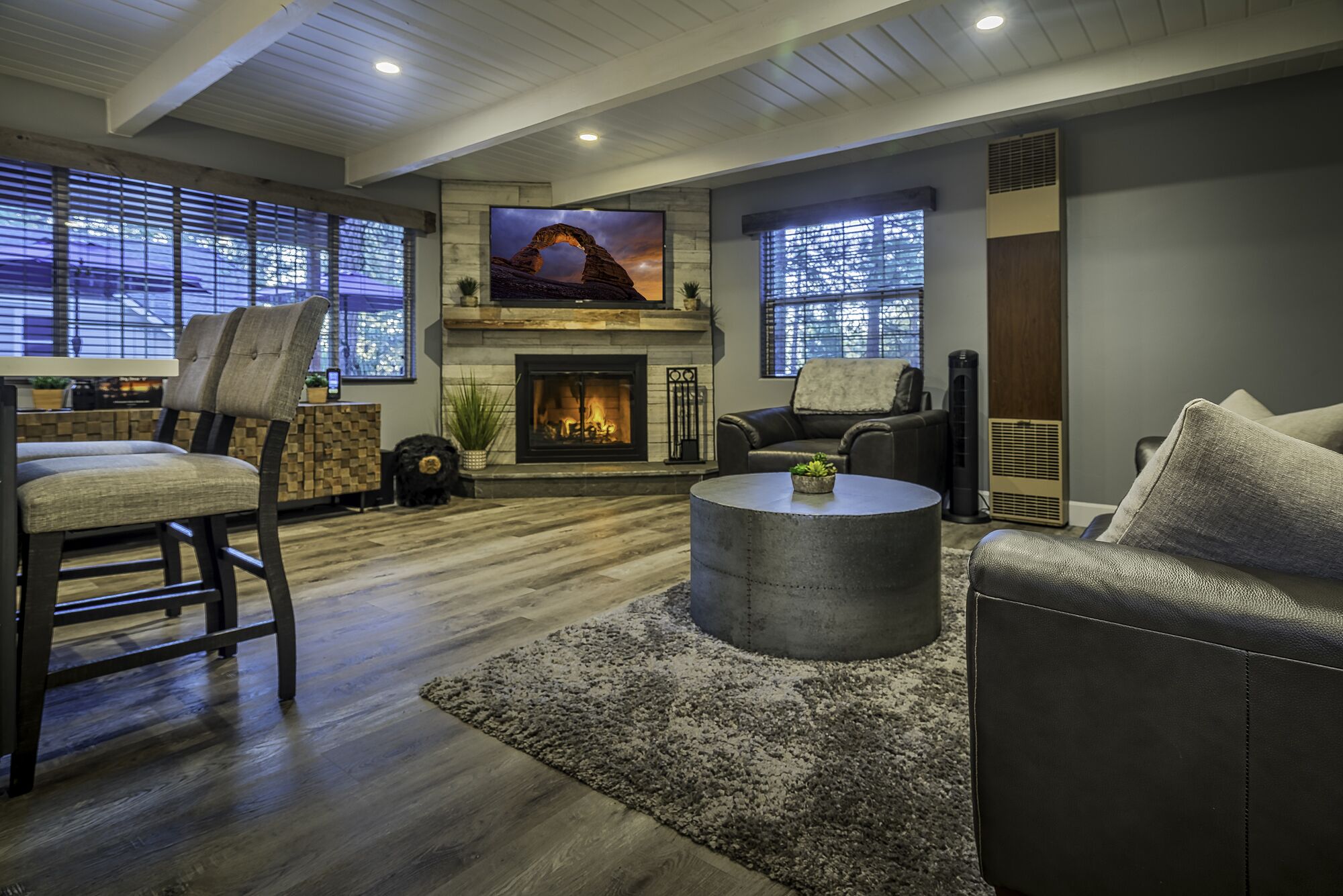 Mountains are calling!! Walk To Village Enjoy The Holidays In Big Bear Lake!!