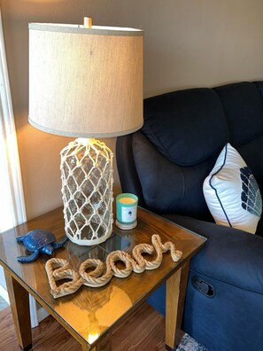 Smart TV - Adorable Beach house--2min walk to Beach!🏝 (Crystal Beach)