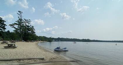 Direct Water Access to Lake! w/ Boat Dock, Heat, AC, TV & Internet, Sleeps 6