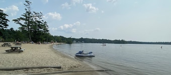 Direct Water Access to Lake! w/ Boat Dock, Heat, AC, TV & Internet, Sleeps 6