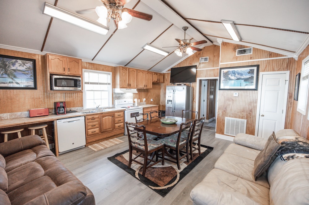 Venice Louisiana Fish and Hunt Camp (House Boat)