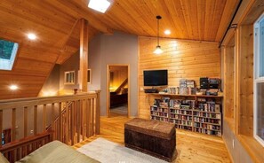 Smart-TV, Kamin, DVD-Player, Videothek