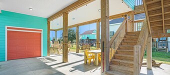Cozy Beach Retreat on Bolivar Peninsula