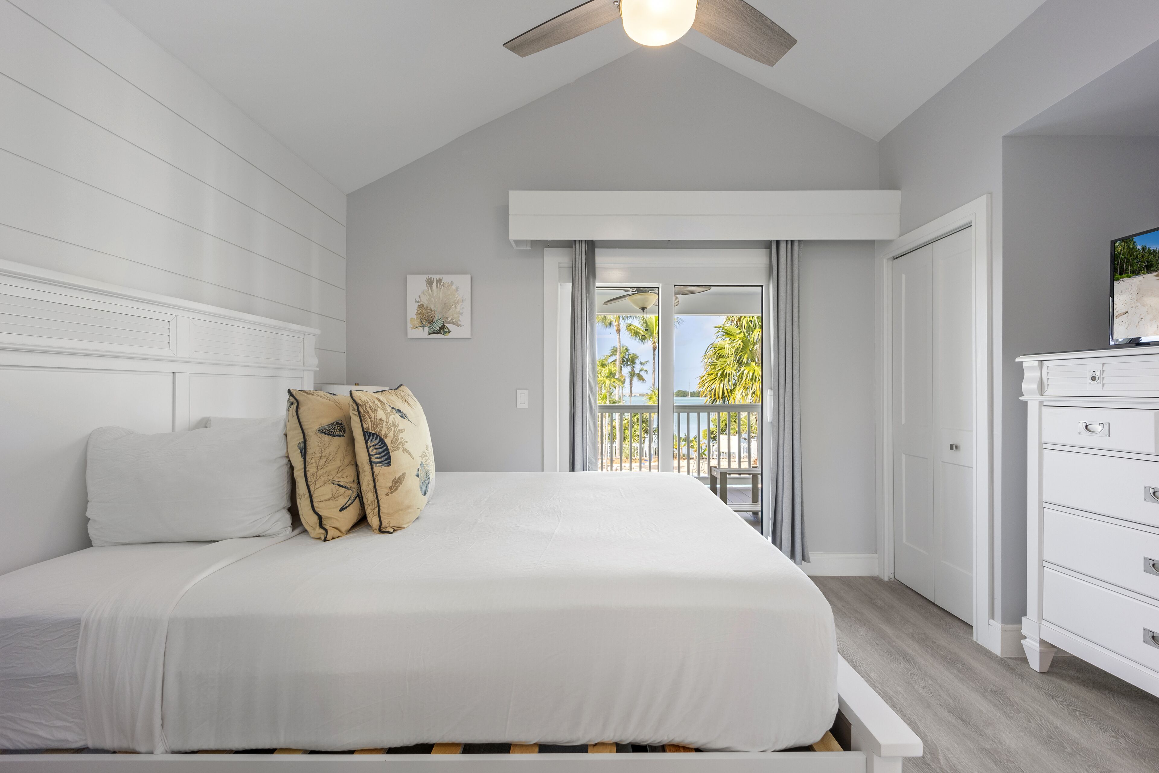 2 slaapkamers, een strijkplank/strijkijzer, wifi, beddengoed