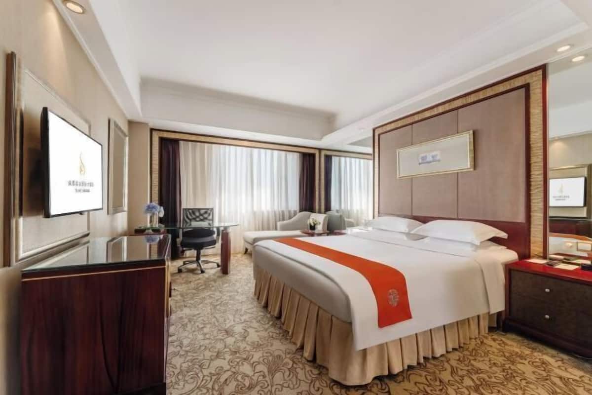 Premium bedding, desk, blackout drapes, iron/ironing board